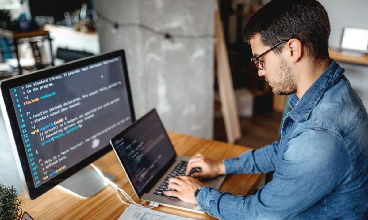 Hàng chục nghìn nhân sự công nghệ 'bị sa thải vì AI'