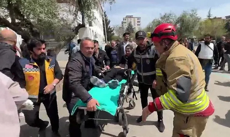 Hai vụ xả súng trường học liên tiếp xảy ra ở Thổ Nhĩ Kỳ