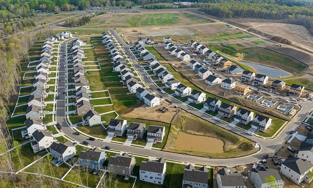 Phí quản lý khu dân cư tăng cao khiến người mua nhà Mỹ thêm chật vật